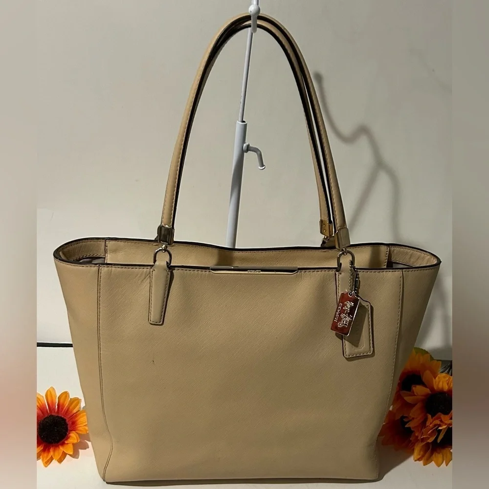 Coach Beige Leather structured Shoulder Bag Everyday work tote - Picture 11 of 11